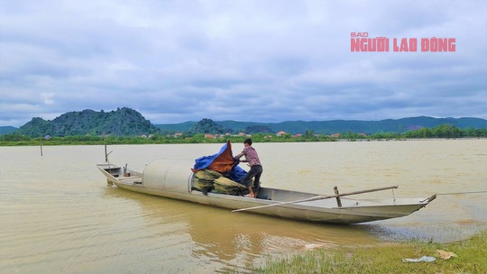 Thi thể nam sinh lớp 10 ở Quảng Bình đã được bàn giao cho gia đình - Ảnh 1.