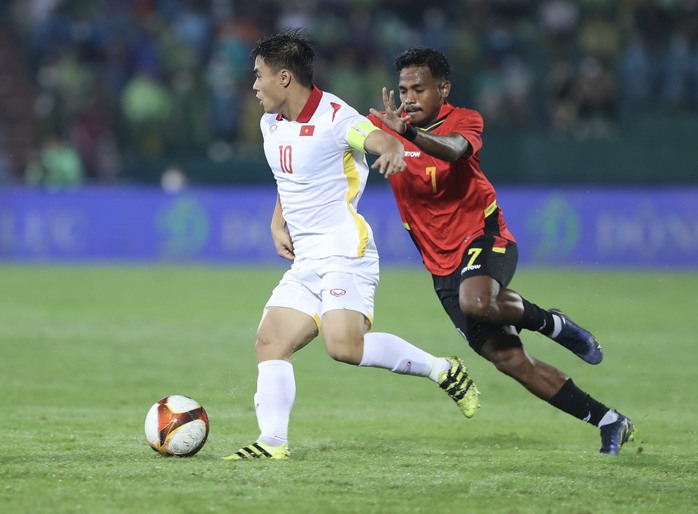 Thắng nhẹ nhàng U23 Timor Leste 2-0, U23 Việt Nam vào bán kết với vị trí nhất bảng - Ảnh 10.