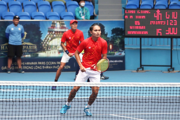 Vượt qua Malaysia và Indonesia, tuyển Quần vợt Việt Nam khởi đầu suôn sẻ nội dung đôi nam SEA Games 31 - Ảnh 2.