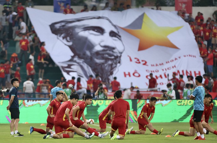 Chảo lửa trên sân Việt Trì trận U23 Việt Nam - Malaysia - Ảnh 10.