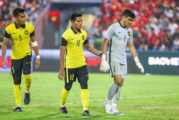 Thủ môn U23 Malaysia khóc nức nở sau khi thua U23 Việt Nam - Ảnh 7. Thủ môn U23 tỷ lệ cá cược kèo nhà cái khóc nức nở sau khi thua U23 Việt Nam - Ảnh 7.