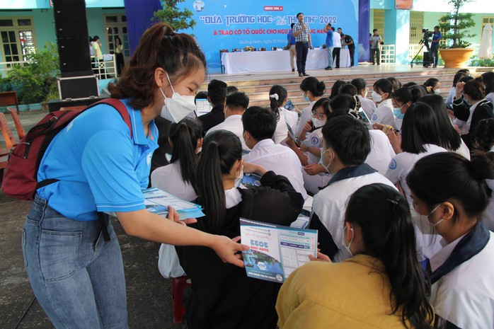 Đưa trường học đến thí sinh ở Quảng Nam: 50% học sinh chọn được ngành yêu thích - Ảnh 3.