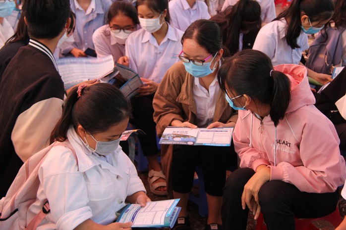 Đưa trường học đến thí sinh ở Quảng Nam: 50% học sinh chọn được ngành yêu thích - Ảnh 6.