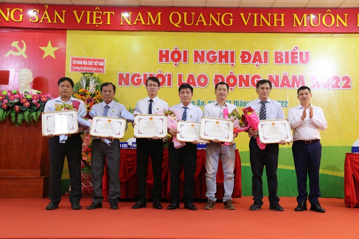 Người lao động Công ty Bình Điền: yên tâm, đoàn kết, vững vàng vượt qua khó khăn - Ảnh 4. Người lao động Công ty Bình Điền: yên tâm, đoàn kết, vững vàng vượt qua khó khăn - Ảnh 4.