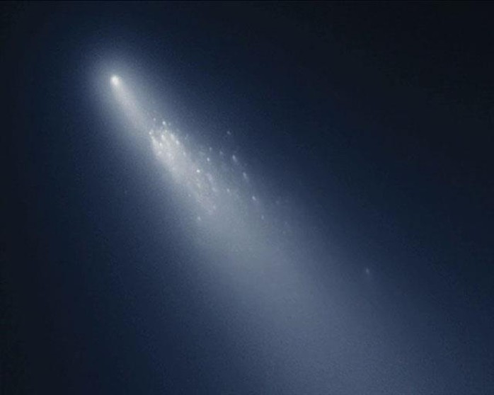 Trái Đất sắp đón siêu mưa sao băng mới từ sao chổi ma vừa nổ - Ảnh 1.