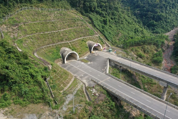 Đề xuất cho kiểm lâm đi xe máy trên đường cao tốc để bảo vệ rừng Bạch Mã - Ảnh 1.