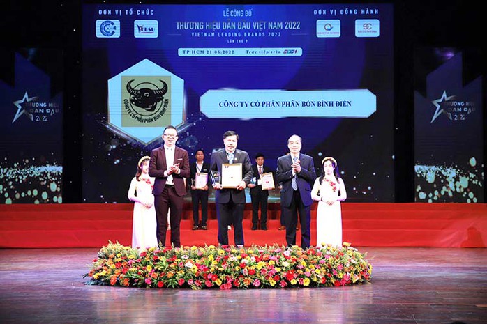 Bình Điền nhận giải “Thương hiệu dẫn đầu Việt Nam 2022” - Ảnh 2. Bình Điền nhận giải “Thương hiệu dẫn đầu Việt Nam 2022” - Ảnh 2.