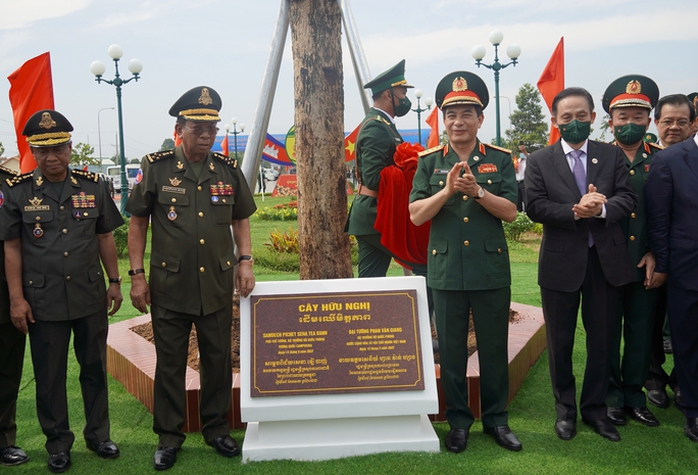 Đã phân giới, cắm mốc 1.045 km đường biên giới Việt Nam - Campuchia - Ảnh 1.