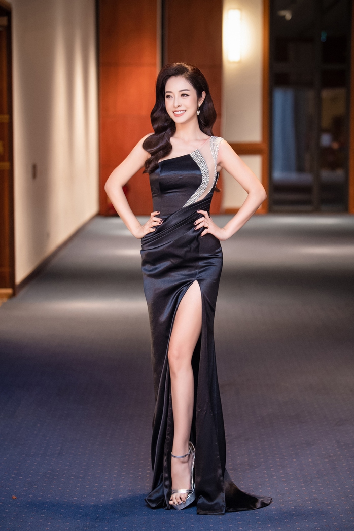 Hoa hậu Indonesia, Jennifer Phạm... rạng rỡ trong Gala mừng thành công SEA Games 31 - Ảnh 2.