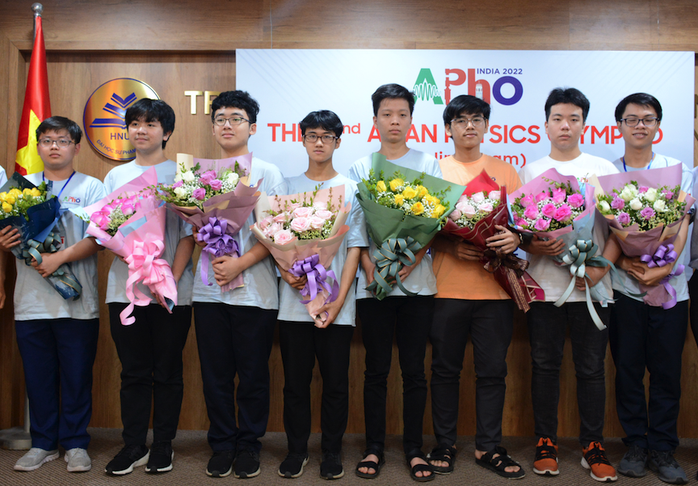 Việt Nam giành 3 huy chương tại Olympic Vật lý Châu Á - Thái Bình Dương - Ảnh 1.