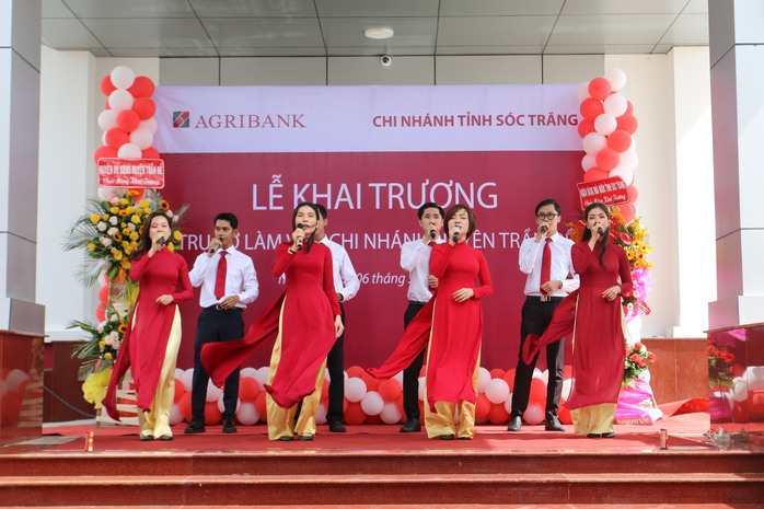 Khánh thành trụ sở làm việc của Agribank huyện Trần Đề, tỉnh Sóc Trăng - Ảnh 1.