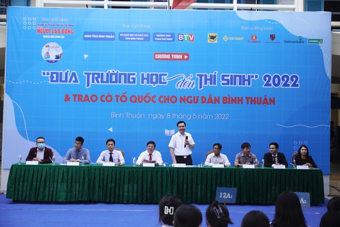 Đưa trường học đến thí sinh tại Bình Thuận: Học ngành nào dễ kiếm việc làm? - Ảnh 4.