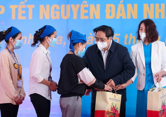 Sáng nay Thủ tướng Chính phủ Phạm Minh Chính đối thoại với công nhân - Ảnh 1.
