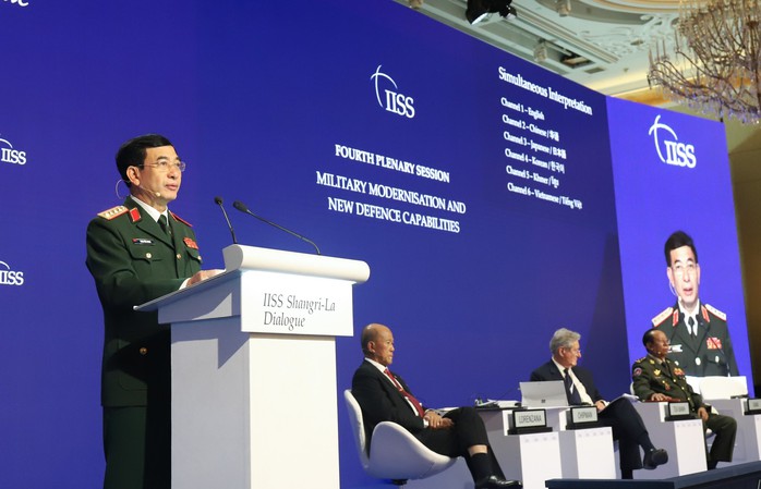 Đối thoại Shangri-La: Bộ trưởng Phan Văn Giang nói về tăng cường tiềm lực quốc phòng - Ảnh 1.