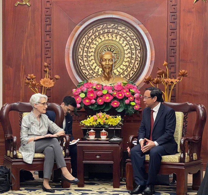 Thứ trưởng Ngoại giao Mỹ thăm TP HCM:  Mỹ có hơn 1.100 dự án FDI tại Việt Nam - Ảnh 1.