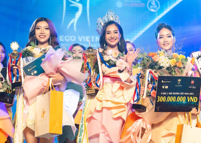 Nữ sinh Bến Tre đăng quang Hoa hậu Môi trường Việt Nam 2022 - Ảnh 4.