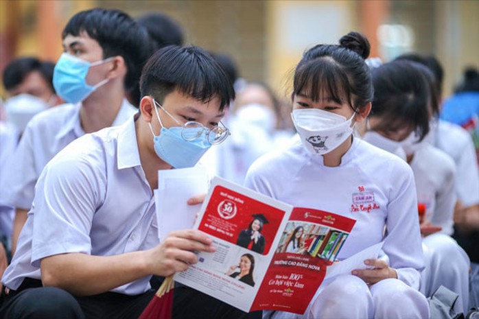 Kh&ocirc;ng đưa phần kiến thức đ&atilde; tinh giản v&agrave;o đề thi tốt nghiệp - Ảnh 2.