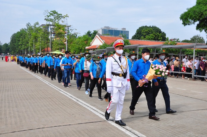 ‏Công nhân lao động tiêu biểu TP HCM báo công với Bác - Ảnh 1.