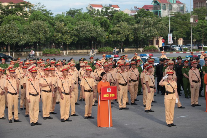 Cục CSGT: Cưỡng chế, tháo, cắt thùng xe về đúng với thiết kế - Ảnh 1.