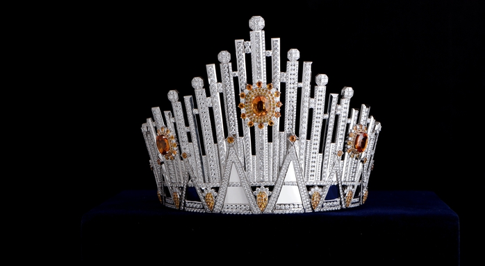 Cận cảnh chiếc vương miện gắn hơn 2.000 viên kim cương của Tân hoa hậu Hoàn vũ - Ảnh 12.