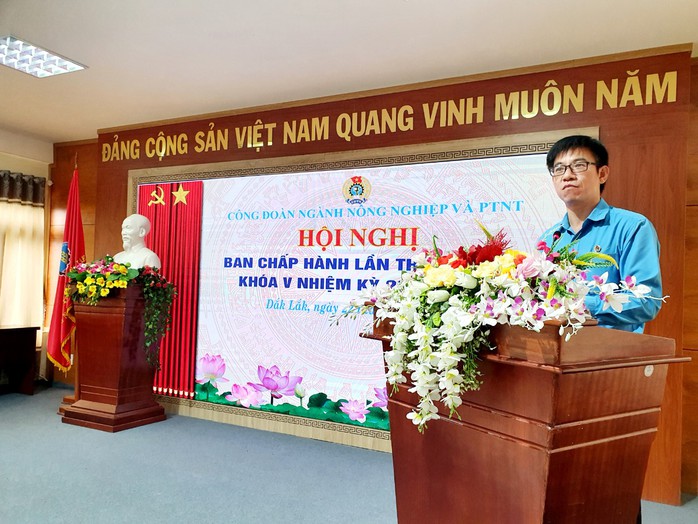 Ngành nông nghiệp Đắk Lắk hỗ trợ đoàn viên công đoàn gặp khó khăn  - Ảnh 1.