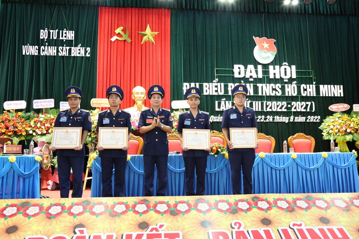Đoàn thanh niên Bộ Tư lệnh Vùng Cảnh sát biển 2  quyết tâm thực hiện 3 khâu đột phá - Ảnh 4.