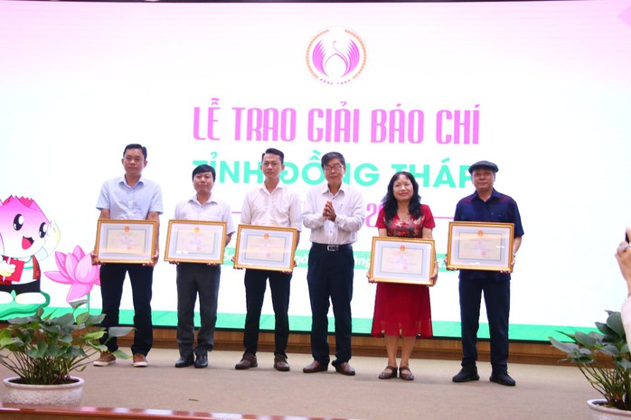Báo Người Lao Động đoạt 2 giải báo chí tỉnh Đồng Tháp - Ảnh 1.