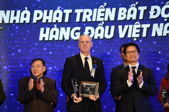 Tập đoàn BRG được vinh danh tại Giải thưởng Thương hiệu bất động sản dẫn đầu năm 2021-2022 - Ảnh 1. Tập đoàn BRG được vinh danh tại Giải thưởng Thương hiệu bất động sản dẫn đầu năm 2021-2022 - Ảnh 1.