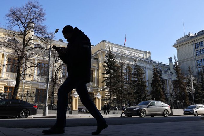 Bloomberg: Nga vỡ nợ nước ngoài - Ảnh 1.