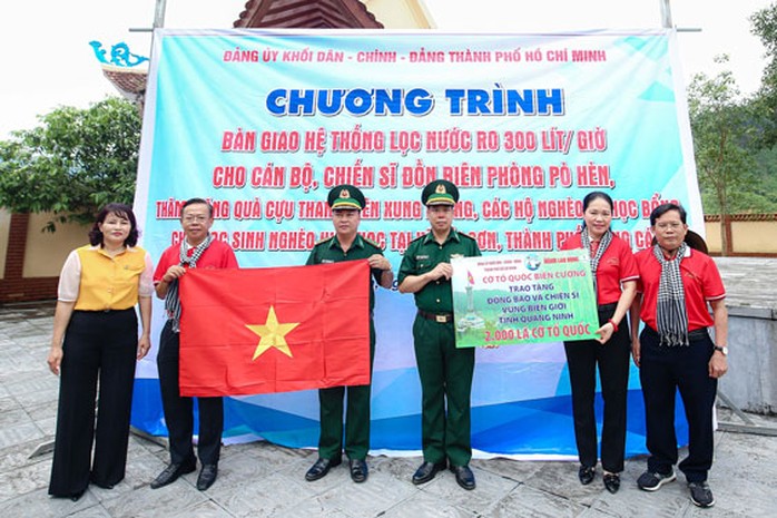 30.000 lá cờ Tổ quốc đến với Quảng Ninh - Ảnh 2.