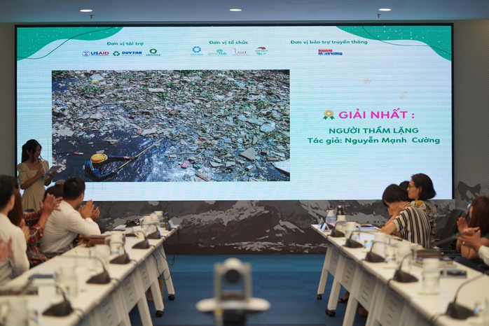 Người trẻ lan tỏa thông điệp sống “xanh” - Ảnh 2. Người trẻ lan tỏa thông điệp sống “xanh” - Ảnh 2.