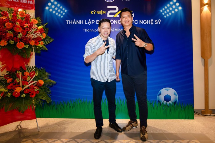 Thái Hòa tiết lộ giá chuyển nhượng về đội bóng FC Nghệ sỹ của Hồ Đức Vĩnh - Ảnh 2.