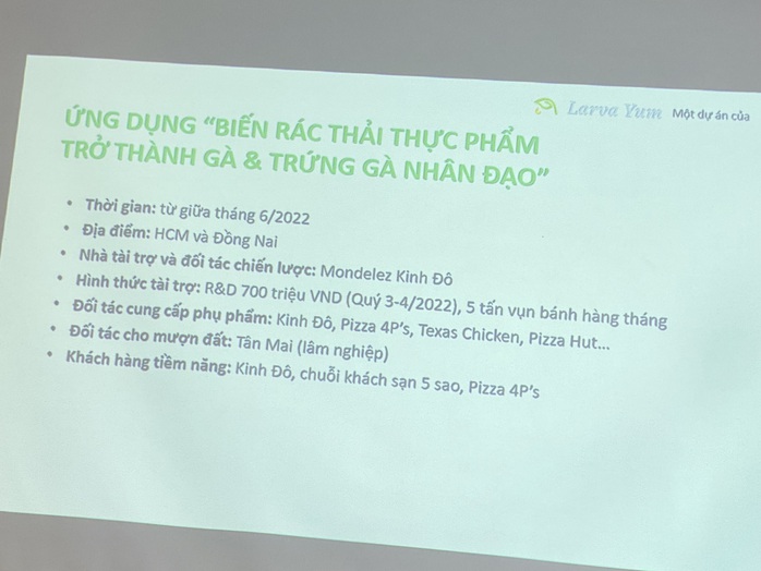 Bất ngờ: Xử lý rác hữu cơ thành gà và trứng gà! - Ảnh 1.