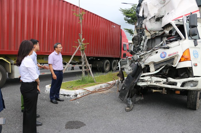 Khánh Hòa: Khởi tố tài xế xe tải gây tai nạn khiến 3 người chết, 8 người bị thương - Ảnh 1.