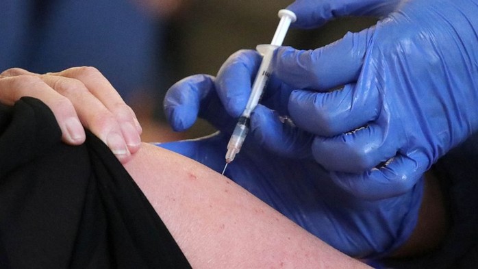 CDC Mỹ: Tác dụng vắc-xin ngừa Covid-19 thay đổi thế nào sau mũi 3, mũi 4? - Ảnh 1.
