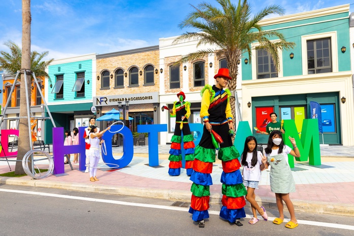 NovaWorld Ho Tram làm giàu bản sắc cho du lịch Hồ Tràm - Ảnh 2. NovaWorld Ho Tram làm giàu bản sắc cho du lịch Hồ Tràm - Ảnh 2.
