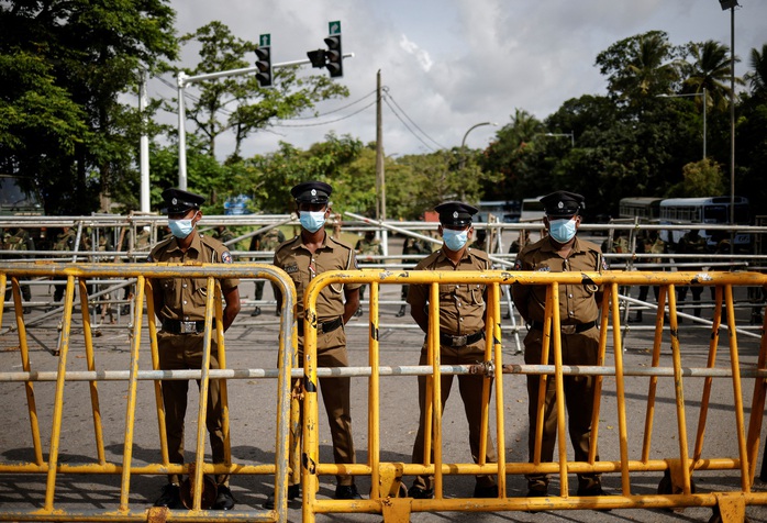 Sri Lanka căng thẳng trước khi bầu chọn tổng thống mới - Ảnh 1.