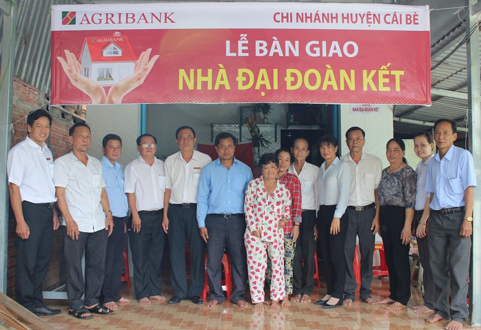 Agribank huyện Cái Bè hỗ trợ 5 gia đình an cư lạc nghiệp - Ảnh 2.