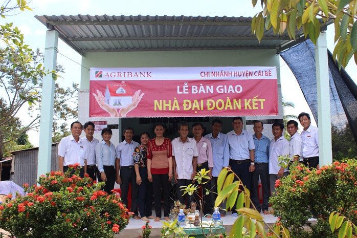 Agribank huyện Cái Bè hỗ trợ 5 gia đình an cư lạc nghiệp - Ảnh 3.