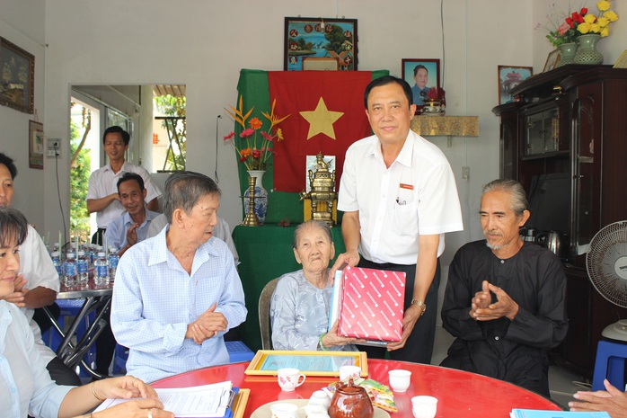 Agribank huyện Cái Bè hỗ trợ 5 gia đình an cư lạc nghiệp - Ảnh 4.
