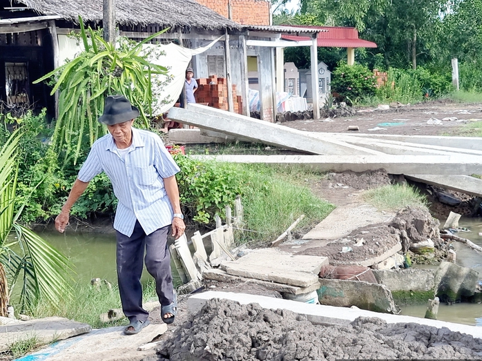 Diễn biến mới vụ lạ lùng dự án lộ nông thôn ở Cà Mau - Ảnh 1.