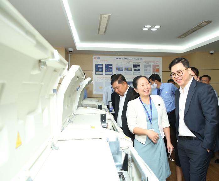 SCB khai trương trung tâm Perso thẻ và ngân hàng mô phỏng - Ảnh 2. SCB khai trương trung tâm Perso thẻ và ngân hàng mô phỏng - Ảnh 2.