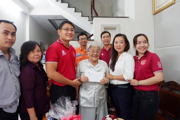 EVNHCMC tổ chức nhiều hoạt động đền ơn đáp nghĩa - Ảnh 3. EVNHCMC tổ chức nhiều hoạt động đền ơn đáp nghĩa - Ảnh 3.