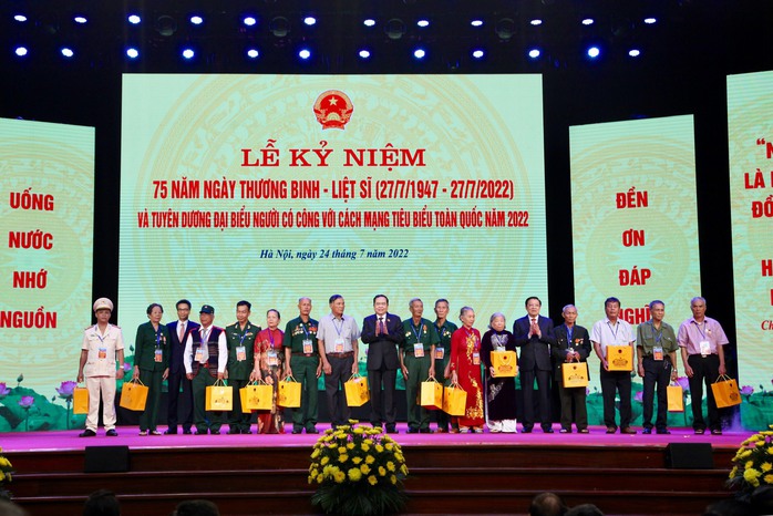 Chủ tịch nước Nguyễn Xuân Phúc: Chăm lo người có công là vinh dự và mệnh lệnh từ trái tim - Ảnh 4.