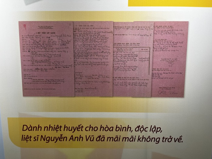 Triển lãm Kỷ vật thời thanh xuân của cán bộ đi B - Ảnh 4.