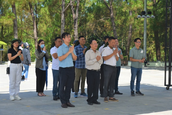Hành trình “về nguồn” tưởng nhớ, tri ân các Anh hùng liệt sỹ - Ảnh 7. Hành trình “về nguồn” tưởng nhớ, tri ân các Anh hùng liệt sỹ - Ảnh 7.