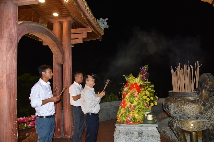 Hành trình “về nguồn” tưởng nhớ, tri ân các Anh hùng liệt sỹ - Ảnh 8. Hành trình “về nguồn” tưởng nhớ, tri ân các Anh hùng liệt sỹ - Ảnh 8.