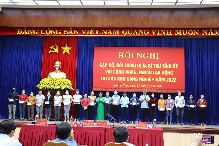 Đối thoại với Bí thư Quảng Nam: Công nhân phản ánh tình trạng tín dụng đen - Ảnh 5.