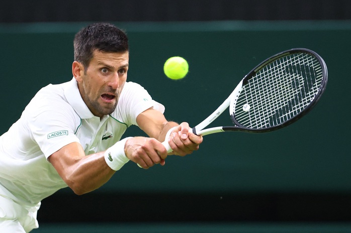 Djokovic vào tứ kết, lỡ hẹn tiểu Nadal tại Wimbledon 2022 - Ảnh 1.