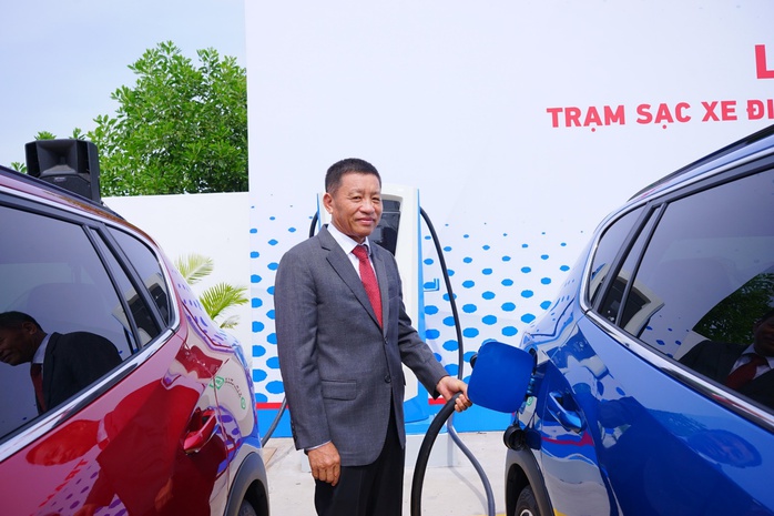 Khánh thành trạm sạc xe điện VinFast đầu tiên tại cửa hàng xăng dầu PVOIL - Ảnh 3.